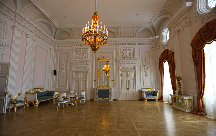 Петровский Путевой дворец Кавалерская гостиная